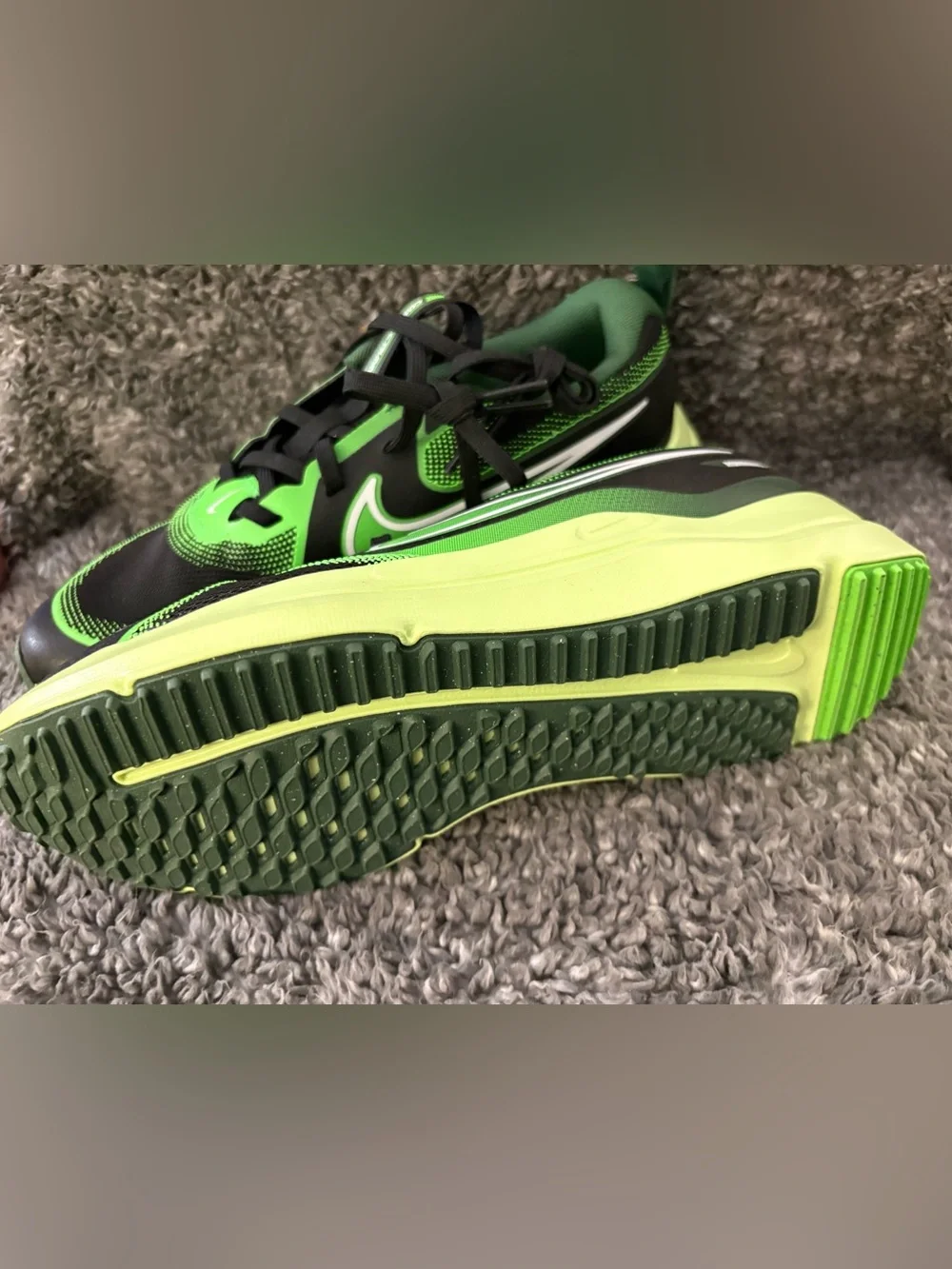 Nike Black and Neon Green Athletic Sneakers - cosmic runner